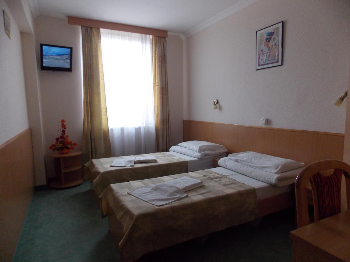 Hotel Zuglo Budapest Rum bild