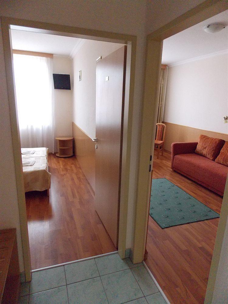 Hotel Zuglo Budapest Exteriör bild
